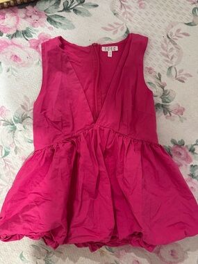 TCEC Fuchsia Sleeveless V-Neck Peplum Top